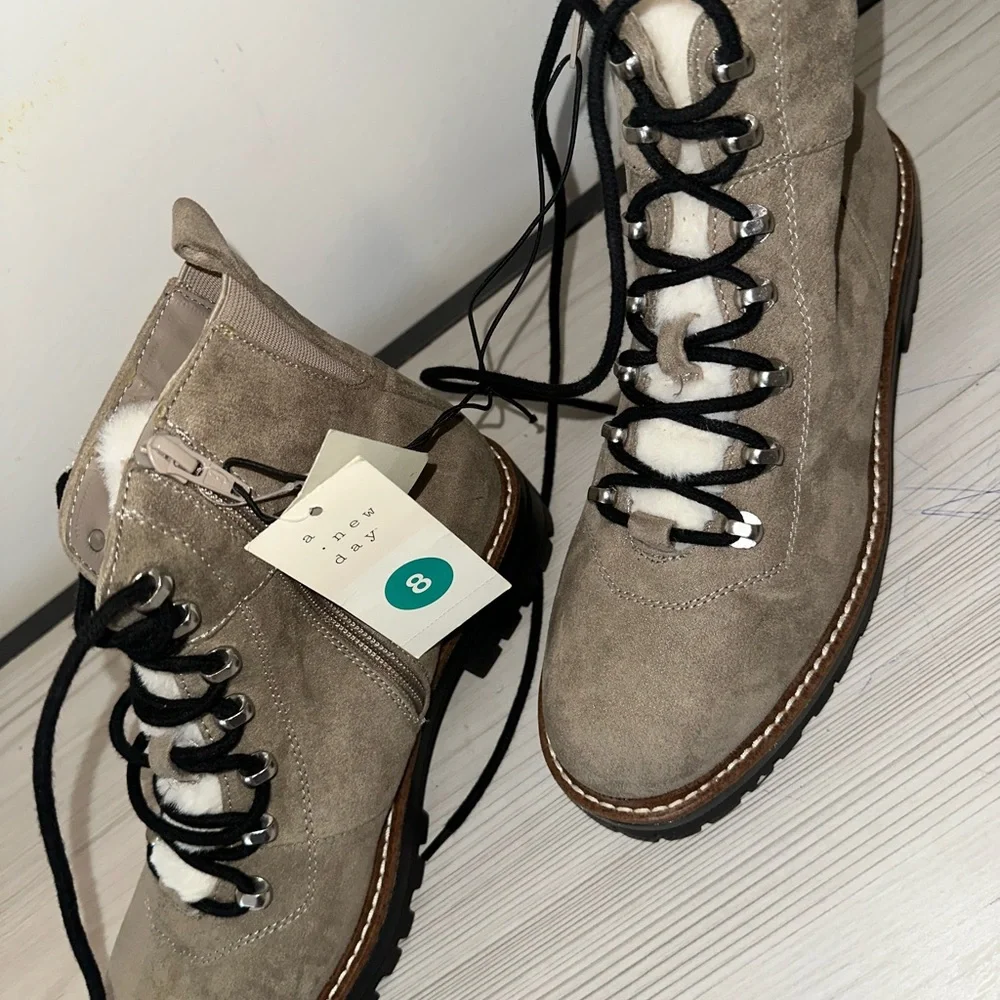 New Women,s Boot high quality - Picture 2 of 3